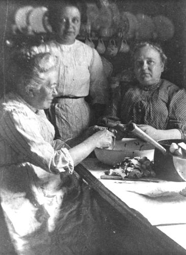 Three Hollyer Ladies